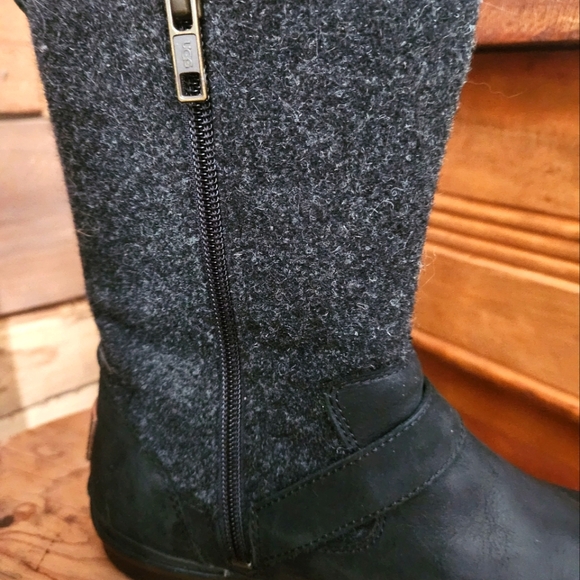 UGG WOMENS WATERPROOF STOUT BLACK ANKLE BOOTIES-SIZE 8 - Picture 6 of 10